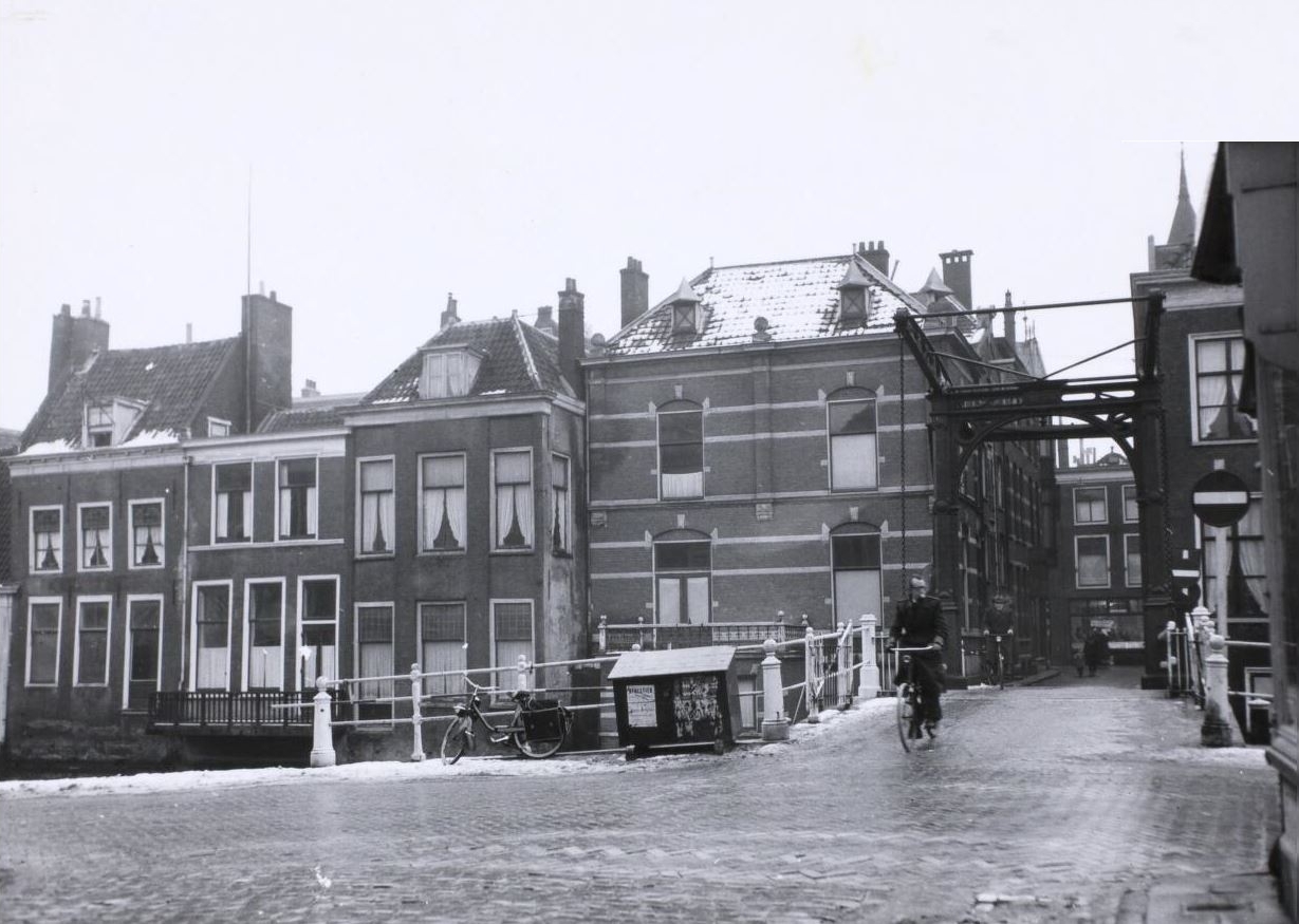 Gansoordbrug, Watersteeg.jpg